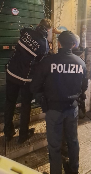 ROMA: ESCREMENTI NEGLI ALIMENTI, CHIUSO NEGOZIO