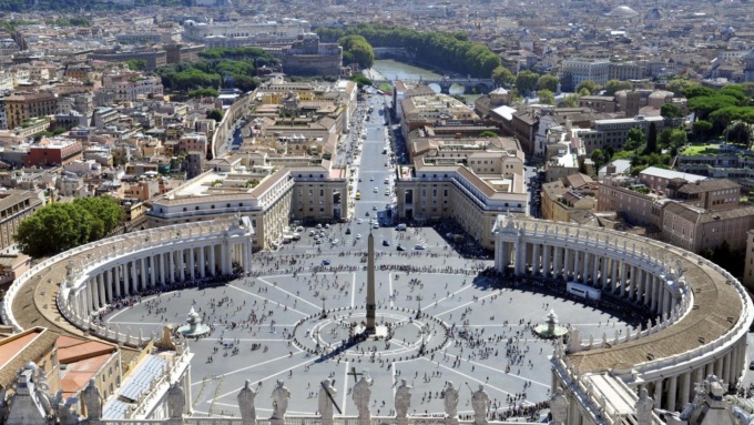 ROMA: PELLEGRINA HA UN MALORE, SALVATA DA UN AGENTE