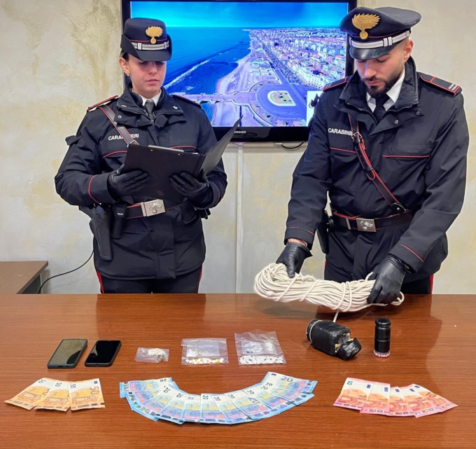 ROMA: SPACCIO DI DROGA AD OSTIA, UN ARRESTO