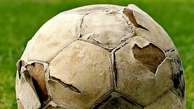 CALCIO REGIONALE: ARBITRO AGGREDITO, DECISO LO STOP PER DOMENICA PROSSMA DALL’ECCELLENZA ALLE GIOVANILI