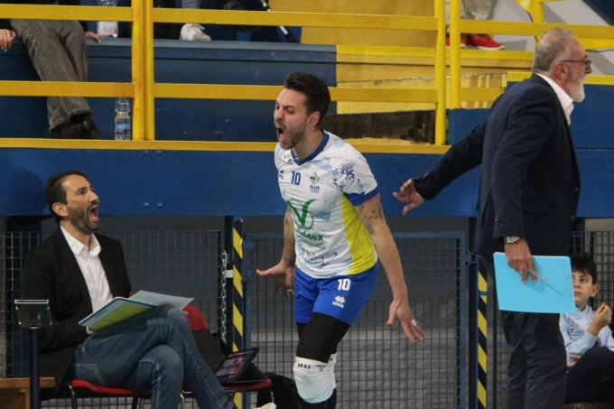 PALLAVOLO: SABAUDIA CONTRO LA CAPOLISTA. SMI ROMA CON BUSTO ARSIZIO