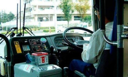 Cina: aumenta età massima per conducenti di autobus, camion