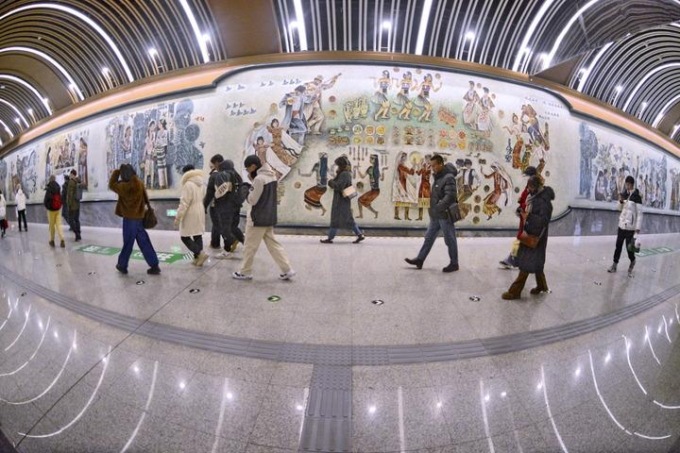 Cina: creazioni artistiche sui trasporti pubblici di Pechino 