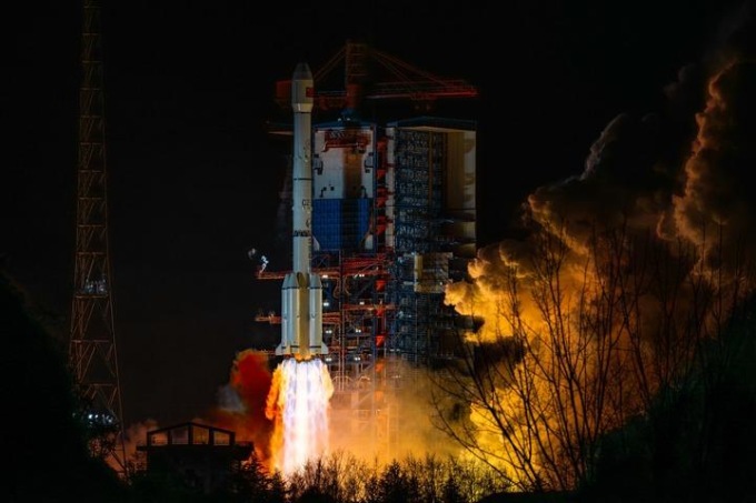 Cina: lancia satellite di prova per rifornimento in orbita