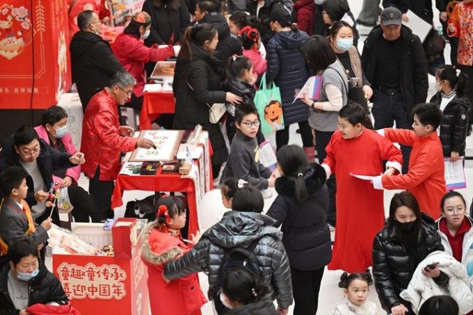 Cina: fiera del tempio per bambini per accogliere il Capodanno cinese a Tianjin