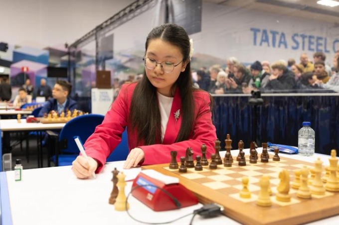 Paesi Bassi: giocatori cinesi partecipano a Torneo Tata Steel 2025 (1)
