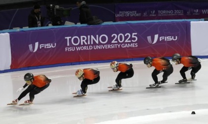 Italia: atleti cinesi si allenano in pattinaggio di velocità su pista corta (2)