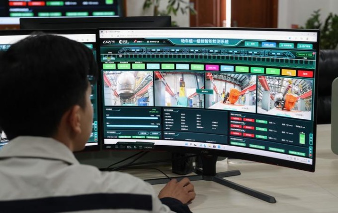 Cina: robot assistono manutenzione treni veloci durante esodo Festa di primavera