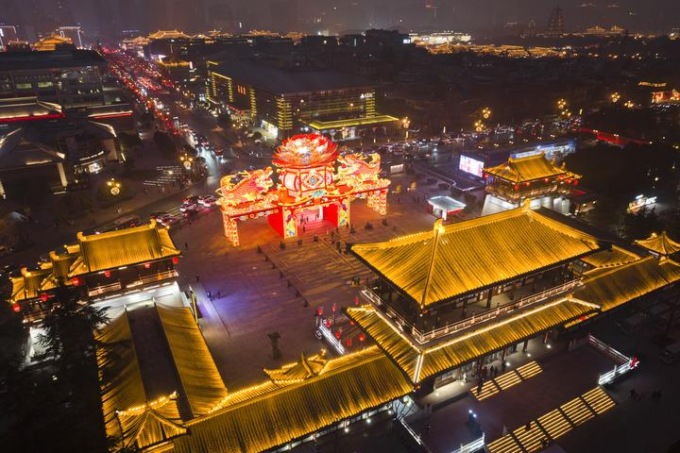 Cina: atmosfera festiva nell’area panoramica di Xi’an 