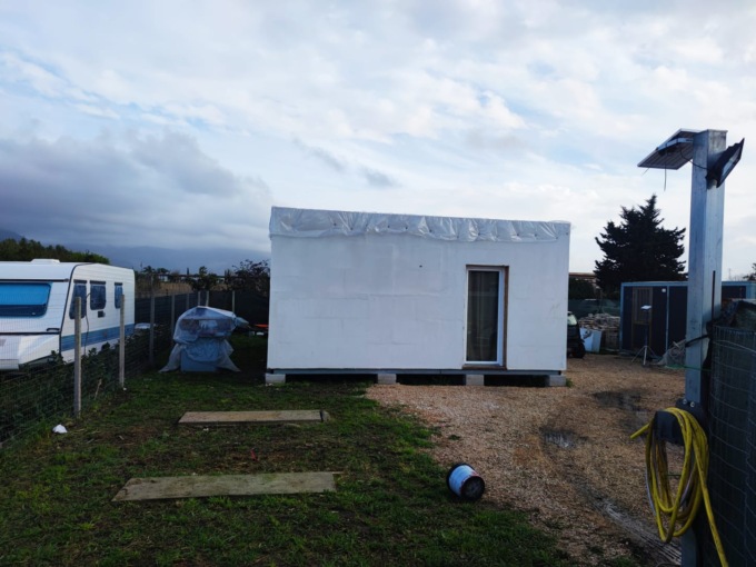 TERRACINA: SEQUESTRATO PREFABBRICATO ABUSIBO A BORGO HERMADA