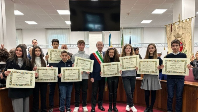 FROSINONE: SCUOLA, CONSEGNATE LE PAGELLE D’ORO