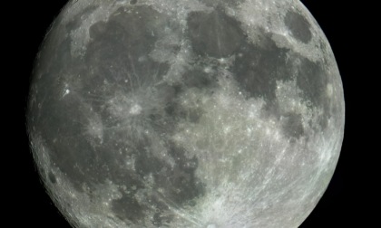 Cina: scienziati lavorano a prima bandiera in grado di sventolare su Luna