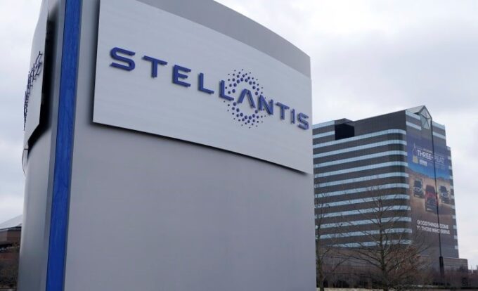 Stellantis, rientro in fabbrica per gli operai. Ma restano forti preoccupazioni sul futuro