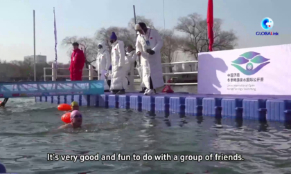 Cina: Jinan, atleti internazionali riuniti per sfida invernale di nuoto