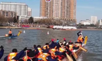 Cina: Jilin, osserviamo gara di dragon boat in un tour con drone FPV