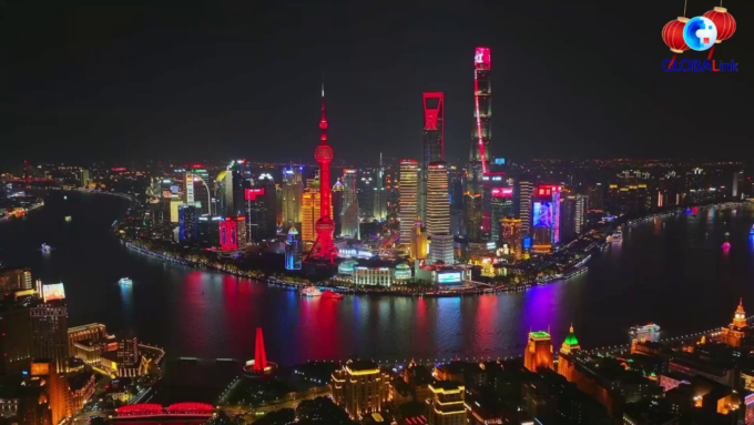 Cina: Shanghai invita punti di riferimento mondiali a illuminarsi di rosso