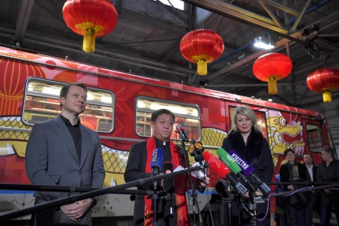 Russia: Mosca inaugura treno a tema per Festa di primavera (1)