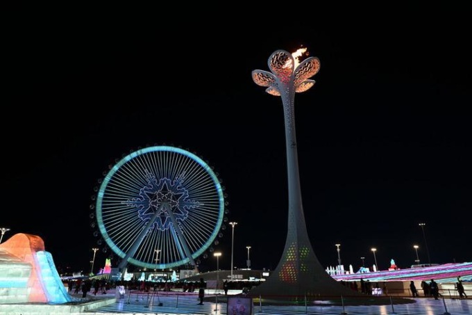 Cina: braciere dei Giochi asiatici invernali all’Harbin Ice and Snow World Park (1)