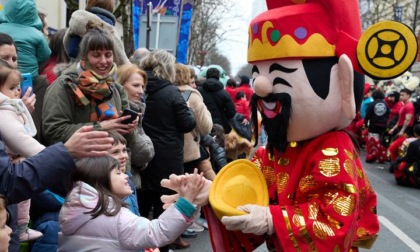 Francia: parata per il Capodanno cinese a Parigi (2)