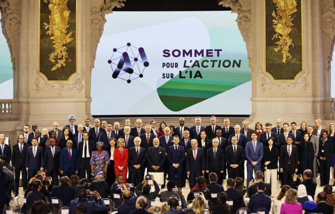 Cina: vice primo ministro, Paese desidera promuovere sviluppo IA con altri Paesi