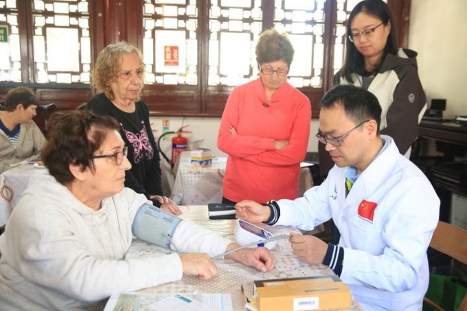 Malta: Santa Lucia, equipe medica cinese offre servizi medici gratis (1)