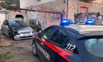 Auto in fiamme nella notte a Fondi. Un "avvertimento"?