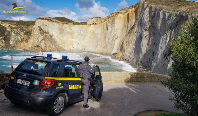 Droga, controlli intensificati sull’isola lunata