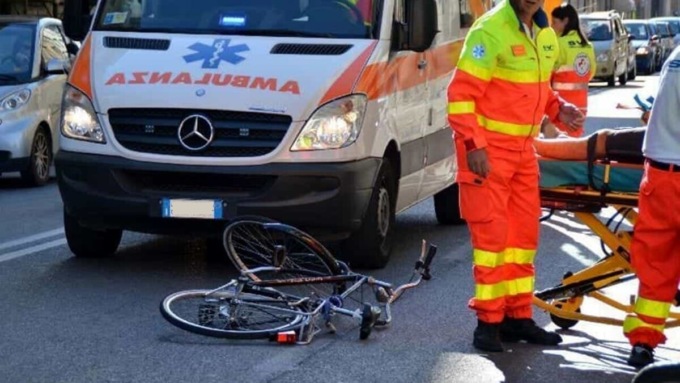 Bracciante investito e ucciso da un’auto sulla Migliara 53
