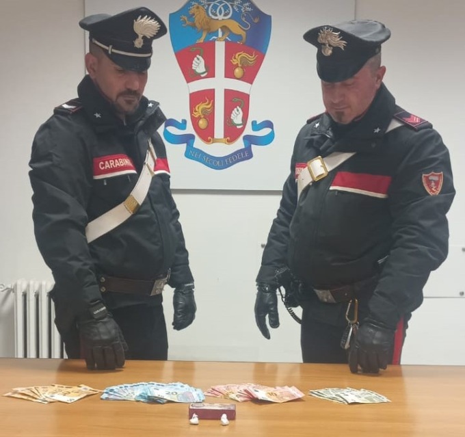 Droga camuffata in foto di dolci, quattro arresti