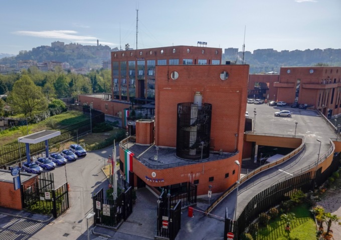 Incendio negli uffici della Questura
