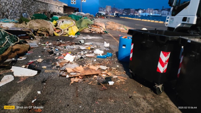 Rifiuti al porto, al via la bonifica