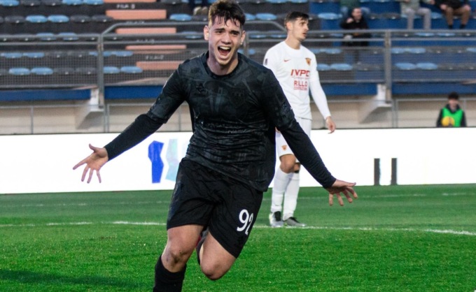 Scravaglieri scaccia la “strega”, il Latina riprende il Benevento