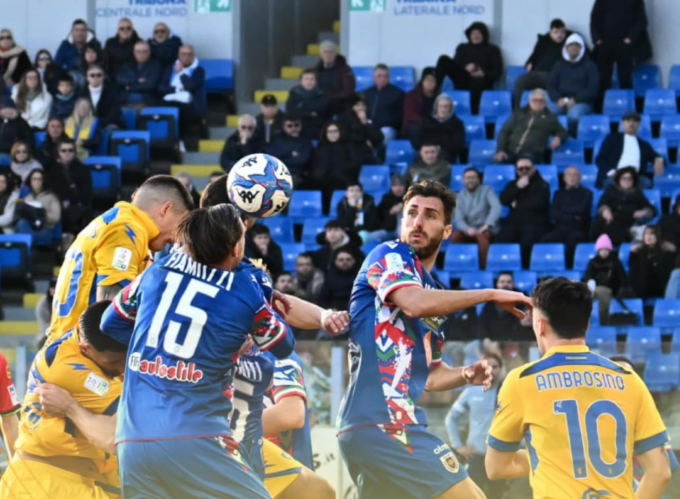 Frosinone in trasferta a Carrara per proseguire la striscia positiva