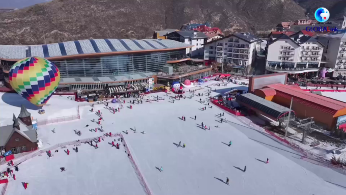 Cina: stazione sciistica nello Hebei celebra Festa di primavera