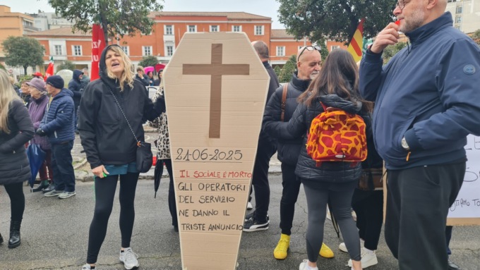 Cooperativa Osa, protesta sotto la sede del comune