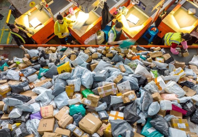 Cina: settore consegne espresse registra rapida crescita nei primi 2 mesi del 2025