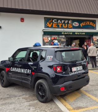 Incendio nel bar-pizzeria, nessun ferito