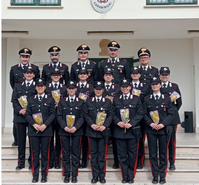 Diritti per le donne, omaggio alle donne dell’arma dei carabinieri