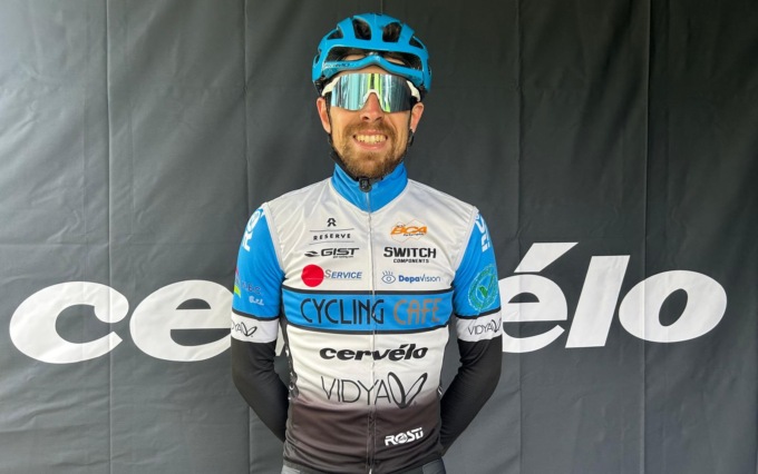 Cristian Cominelli ai piedi del podio alla Granfondo Tre Valli by Gist