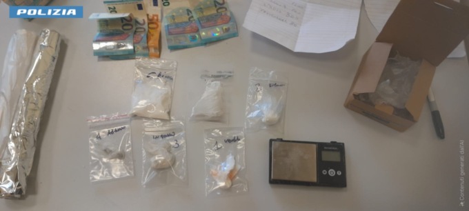 Spaccio di droga, arrestato un uomo