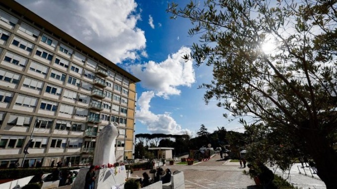 Notte tranquilla al Gemelli per Papa Francesco