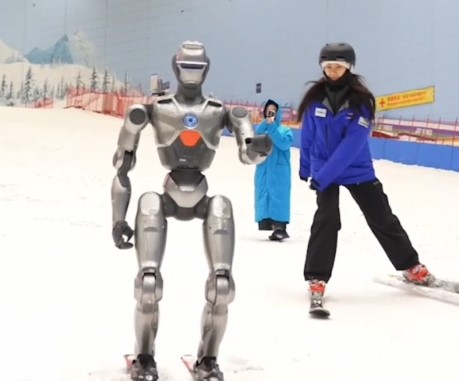 Cina: robot umanoide sviluppato da azienda nazionale scia a Guangzhou