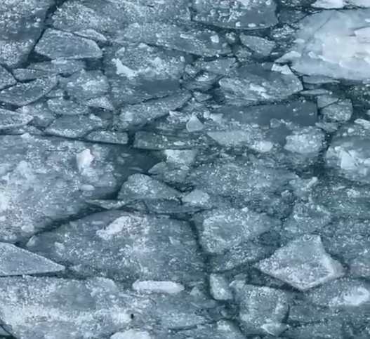 Cina: Xinjiang, disgelo primaverile arriva sul fiume Tekes