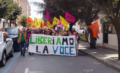 Centinaia di giovani in corteo a Latina e ad Aprilia. Le immagini e le interviste