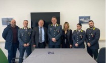 "Io sto con le forze dell'ordine", la campagna di Fratelli d'Italia