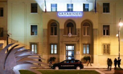 Aggrediscono a pugni un carabiniere, arrestati