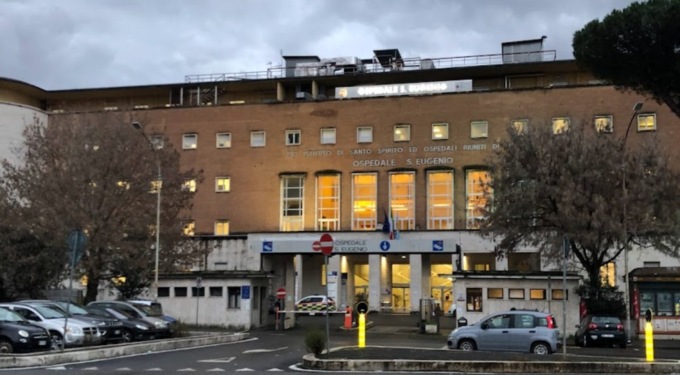 Folgorati mentre potano gli alberi, sono gravi