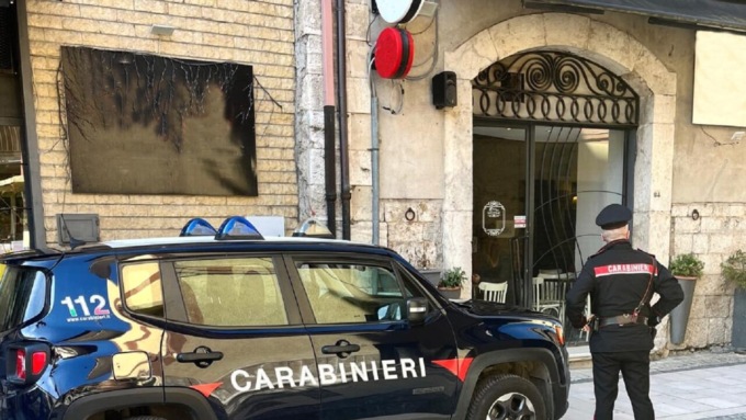 Spaccio di sostanze stupefacenti, un arresto e 4 denunce