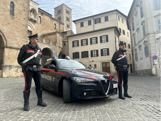 Evade dai domiciliari, arrestata dai carabinieri