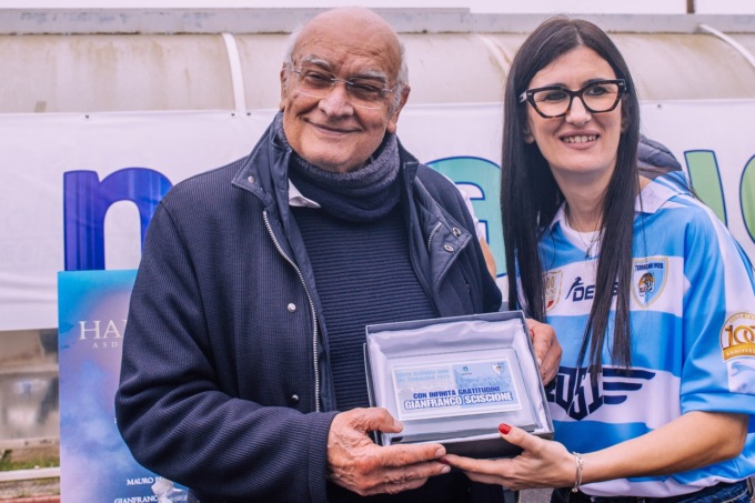 Gianfranco Sciscione premiato per i suoi 13 anni alla Presidenza. Squadra imbattuta per 56 partite